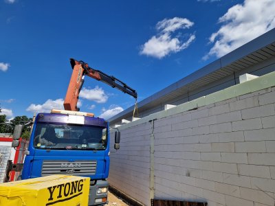 Usługi transportowe na budowy z rozładunkiem HDS